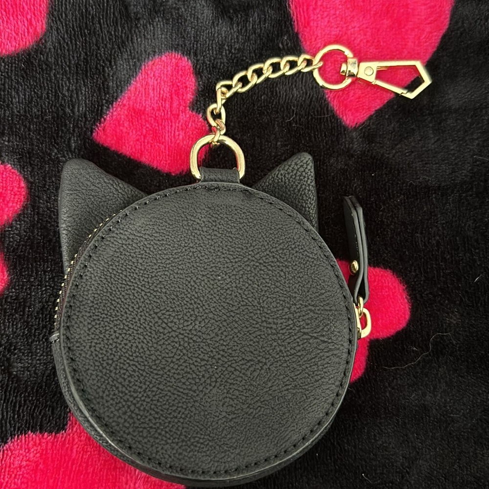 Cat Coin Keychain - Picture 2 of 3
